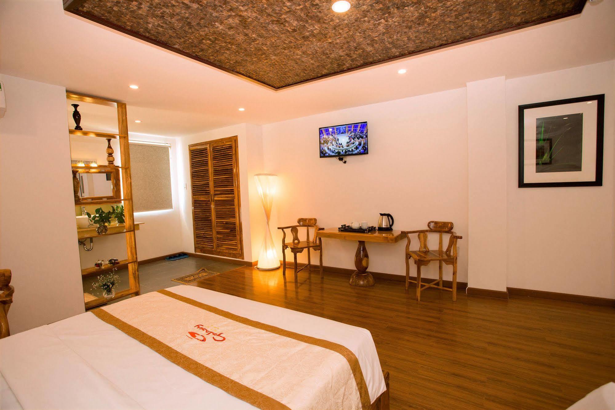 Rex Hotel y Apartamento Nha Trang Exterior foto